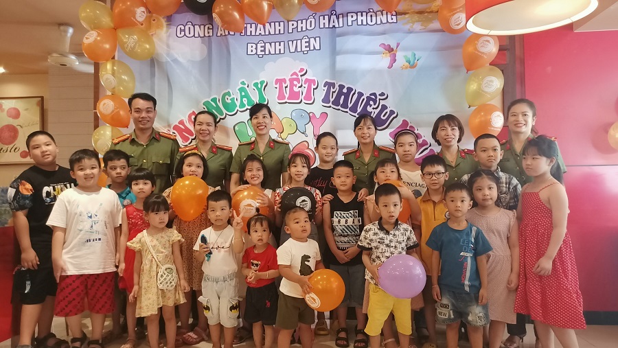 Bệnh viện Công an thành phố tổ chức Vui Tết thiếu nhi 1-6 cho các cháu là con CBCS, nhân viên đơn vị